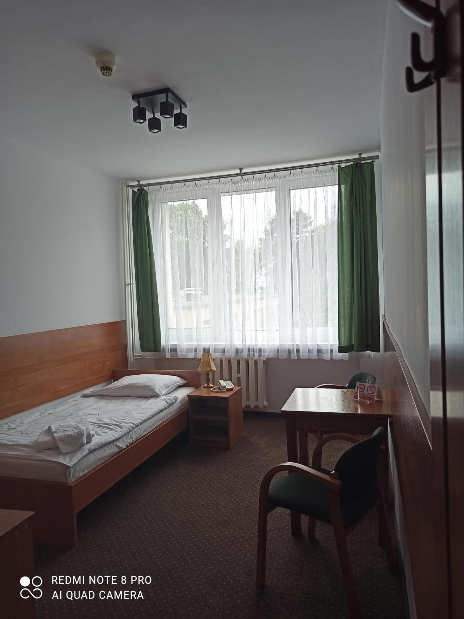 Hotel Odr Sulechów Exteriör bild