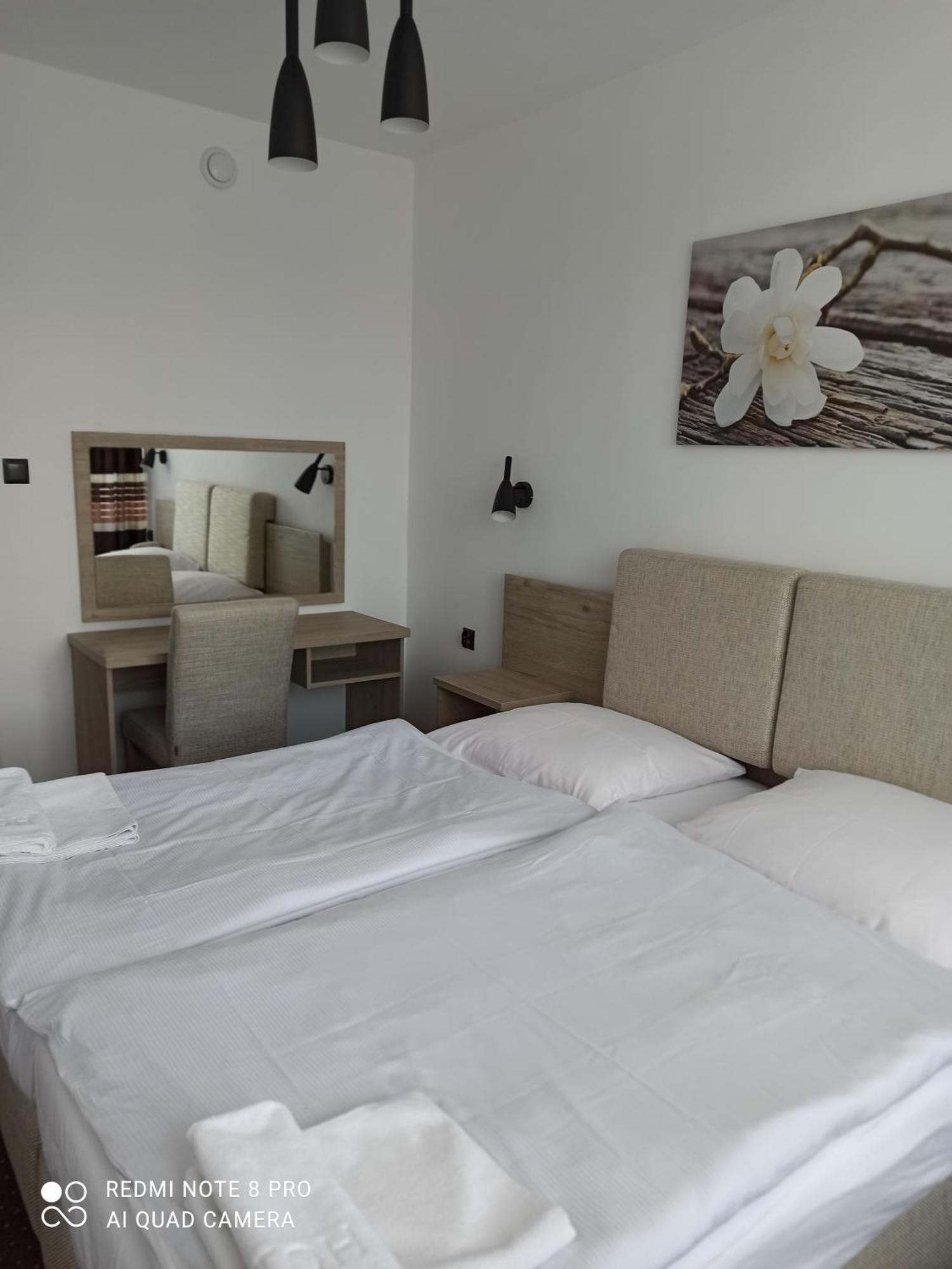 Hotel Odr Sulechów Exteriör bild