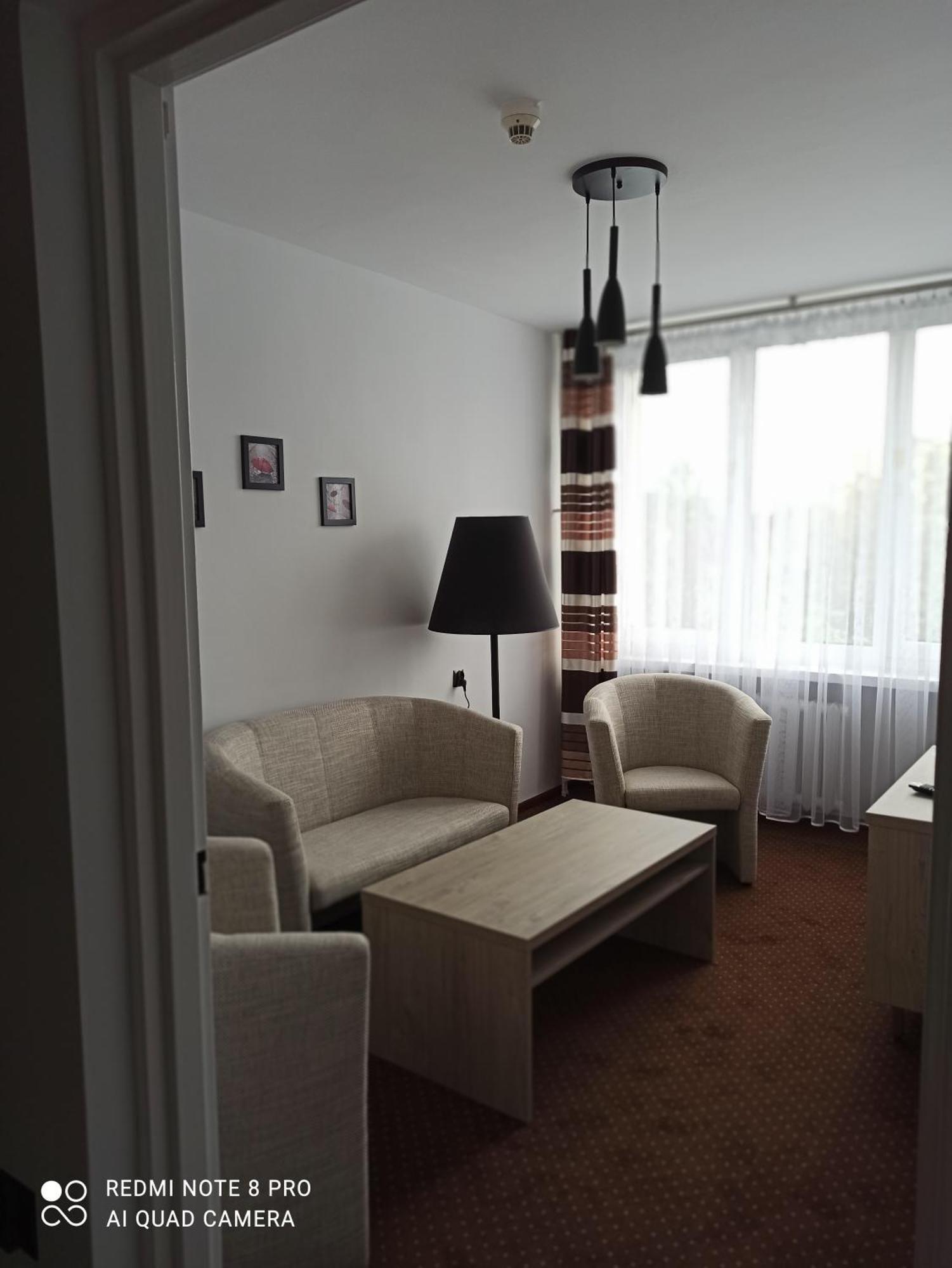 Hotel Odr Sulechów Exteriör bild