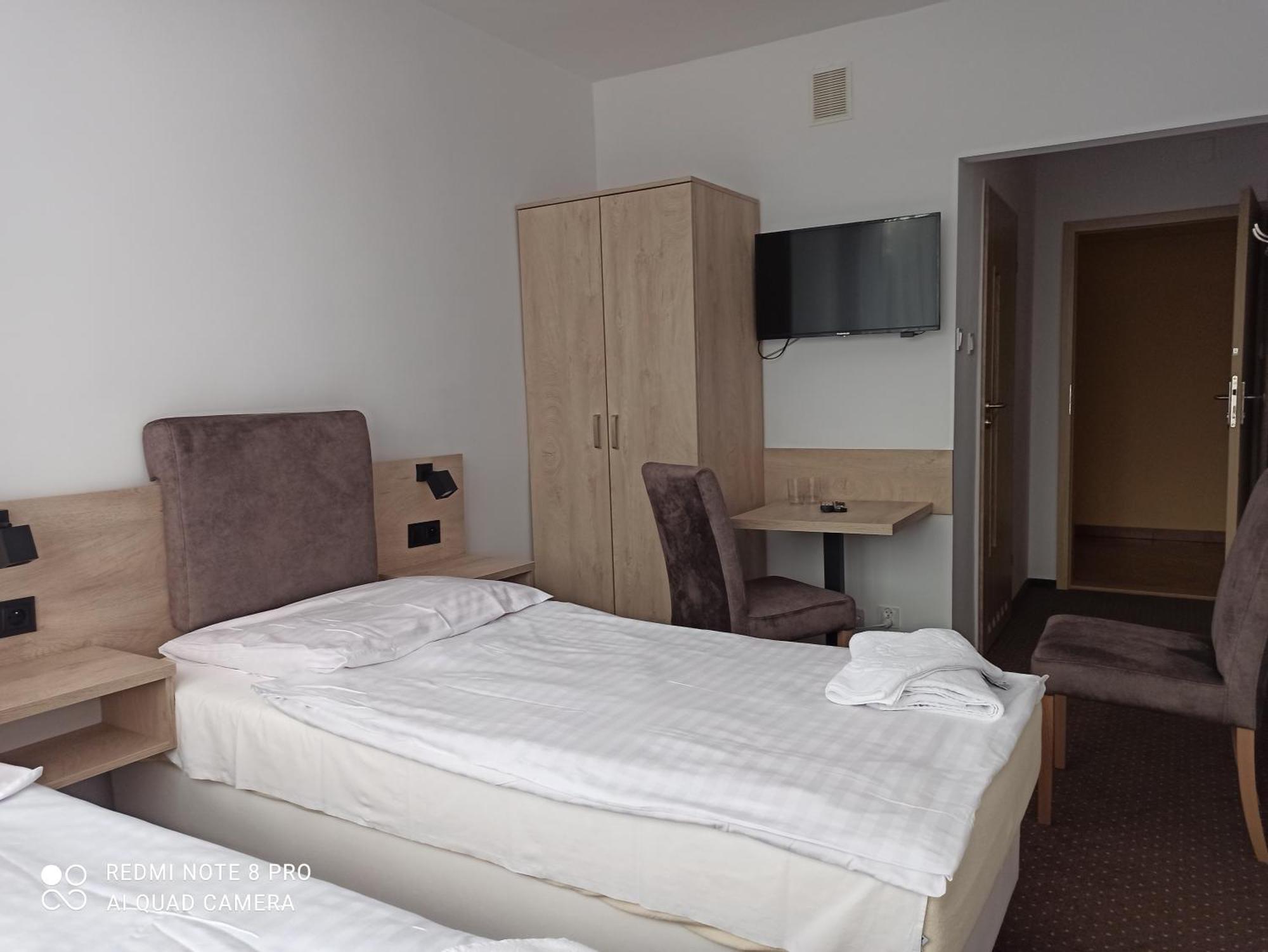 Hotel Odr Sulechów Exteriör bild