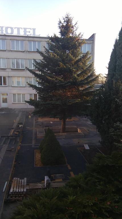 Hotel Odr Sulechów Exteriör bild